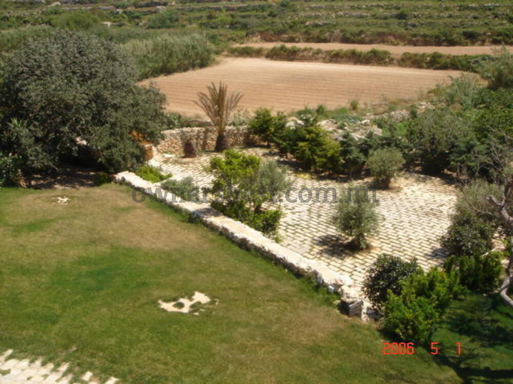 farmhouse-in-bahrija