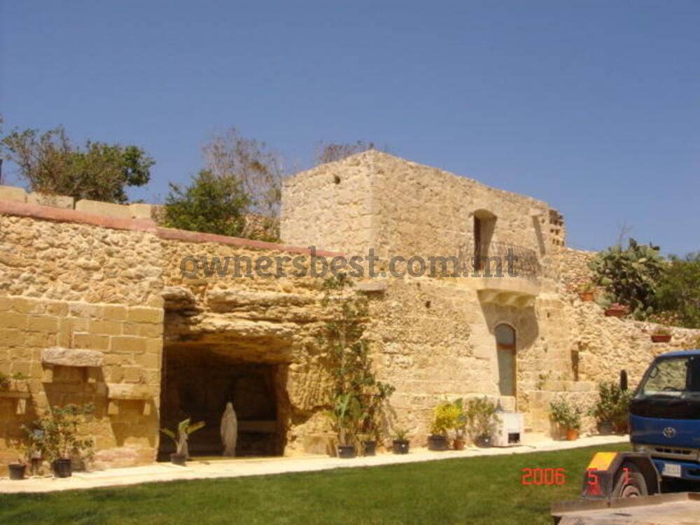 farmhouse-in-bahrija