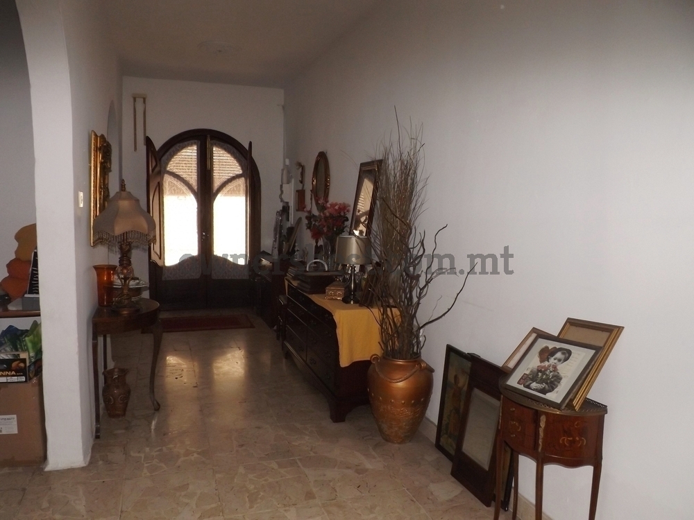terraced-house-in-paola
