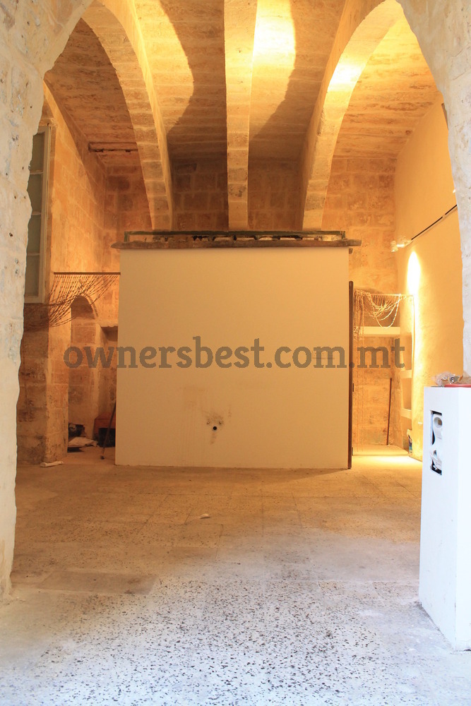 commercial-in-valletta