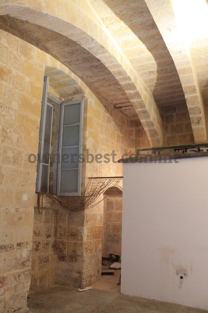 commercial-in-valletta