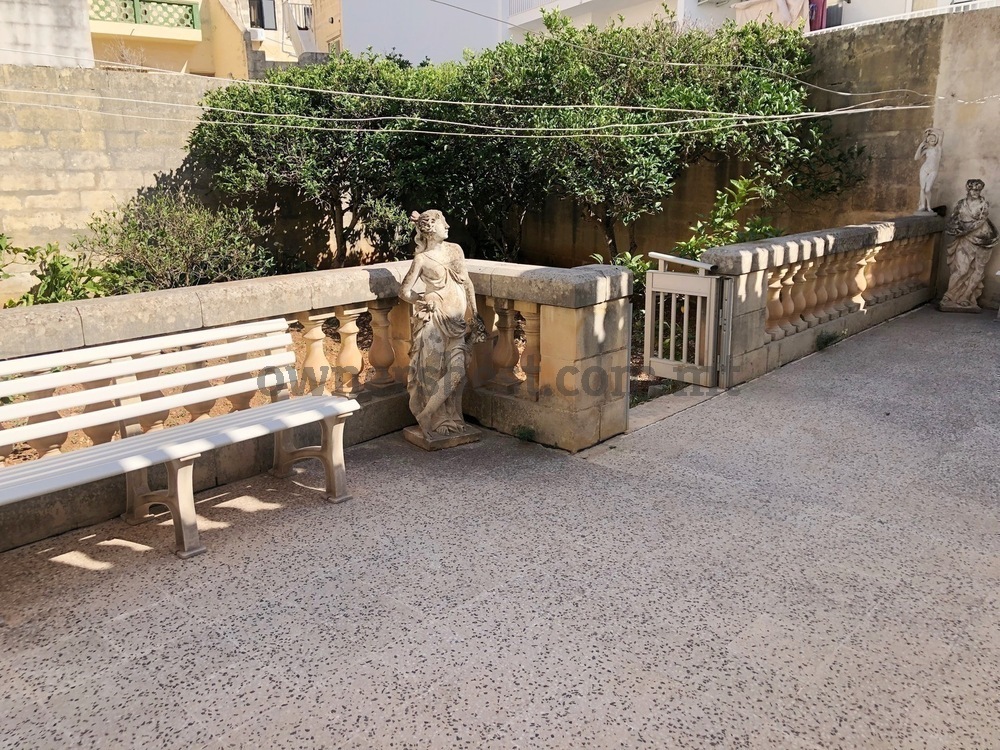 terraced-house-in-mosta