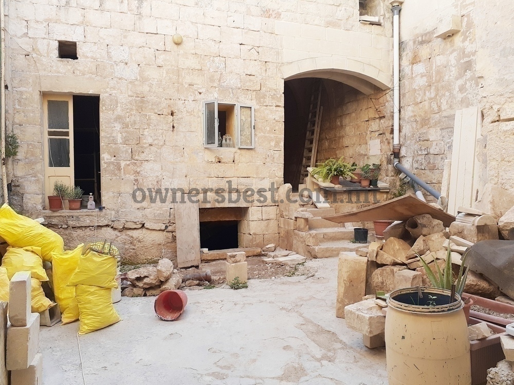 house-of-character-in-qormi