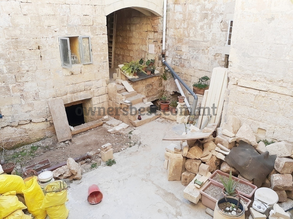 house-of-character-in-qormi