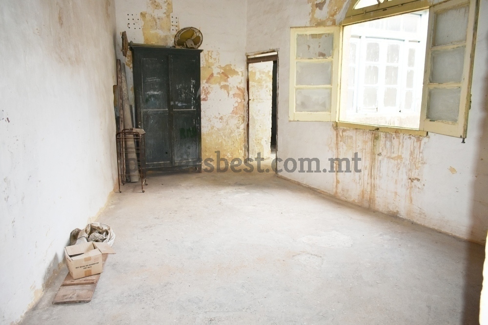 house-of-character-in-rabat