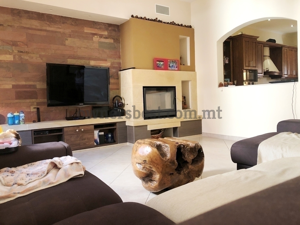 maisonette-solitary-in-kalkara