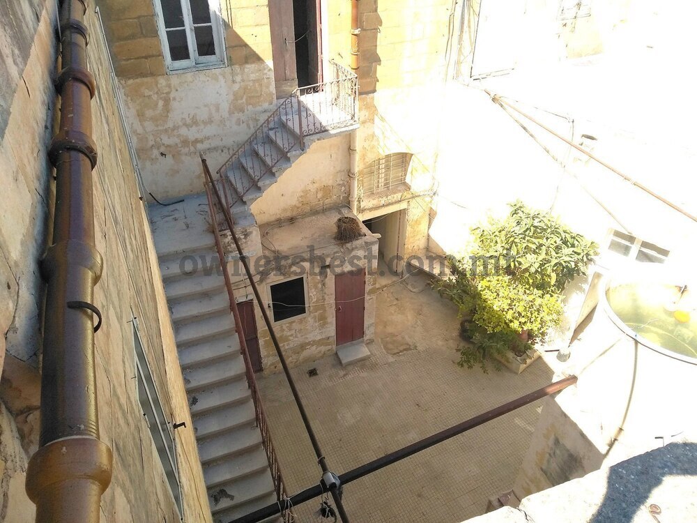 house-of-character-in-qormi