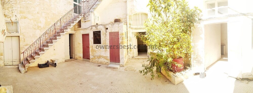 house-of-character-in-qormi