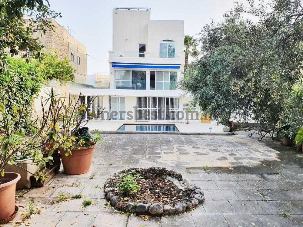 villa-in-attard