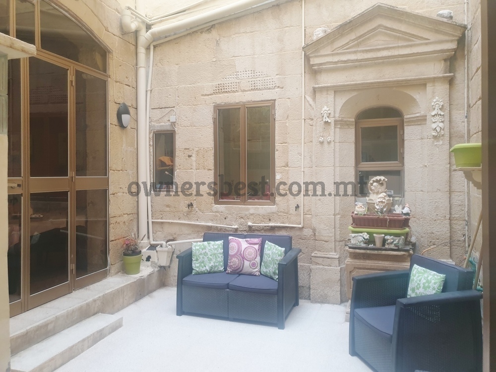 house-of-character-in-birgu