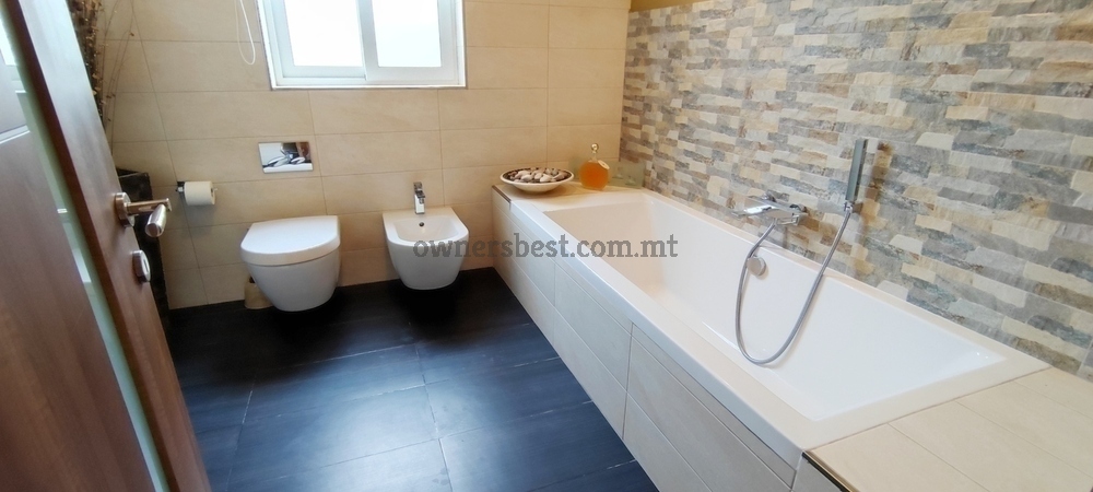 penthouse-in-naxxar
