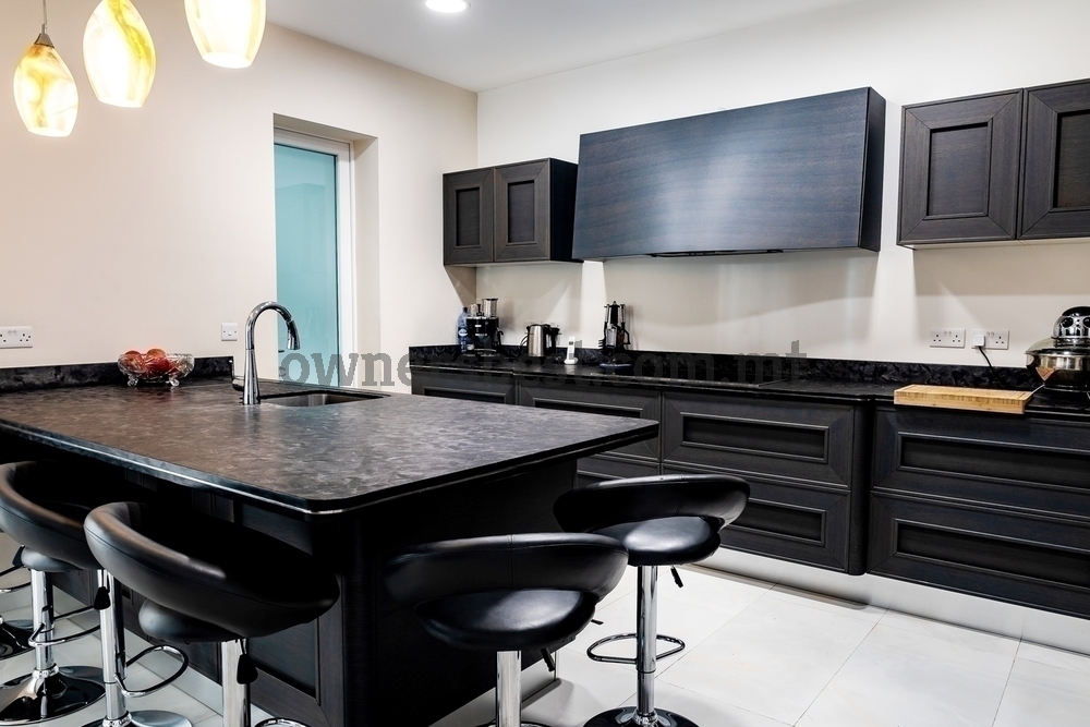 villa-in-attard