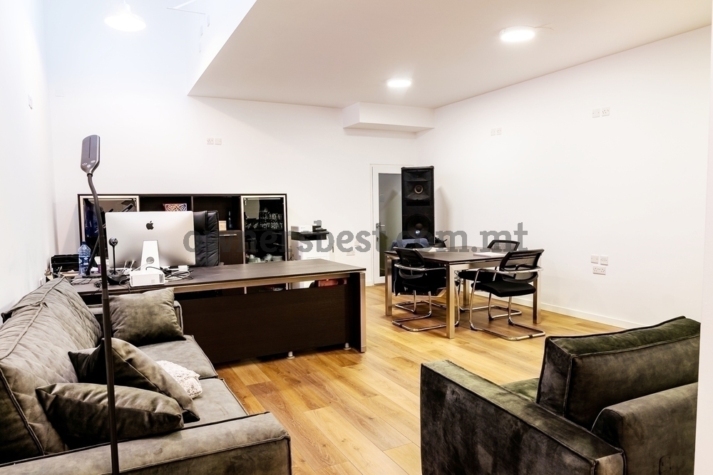 villa-in-attard