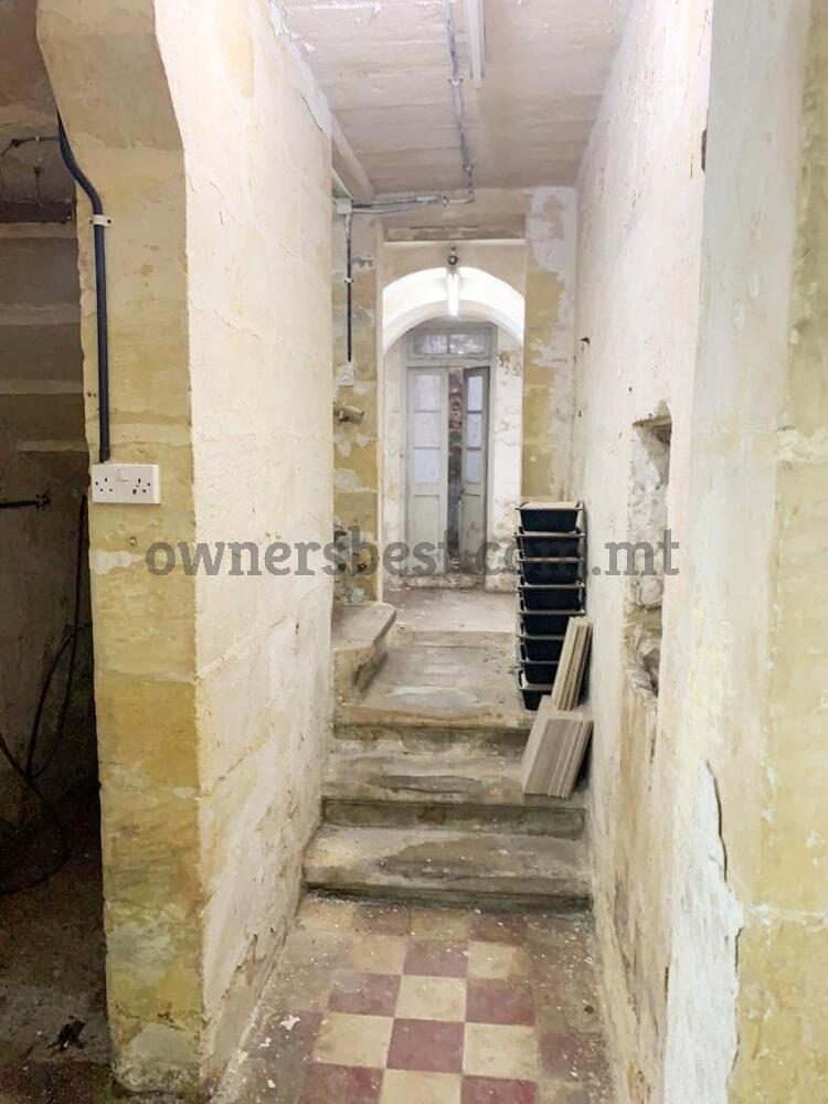 commercial-in-cospicua