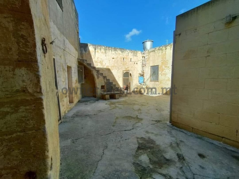 house-of-character-in-mqabba