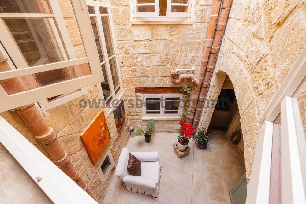 house-of-character-in-rabat
