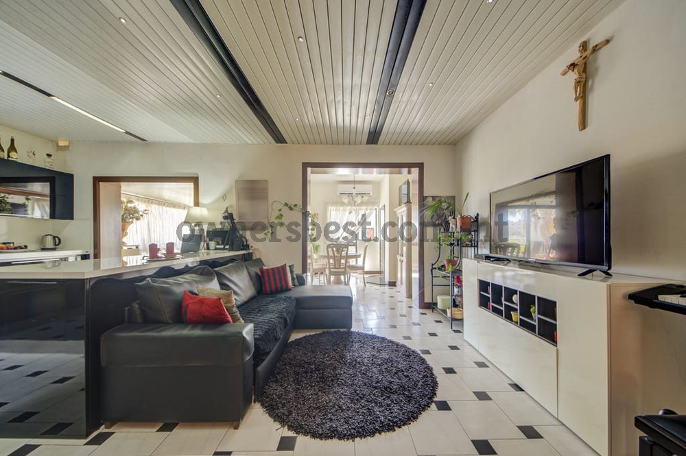 villa-in-pembroke