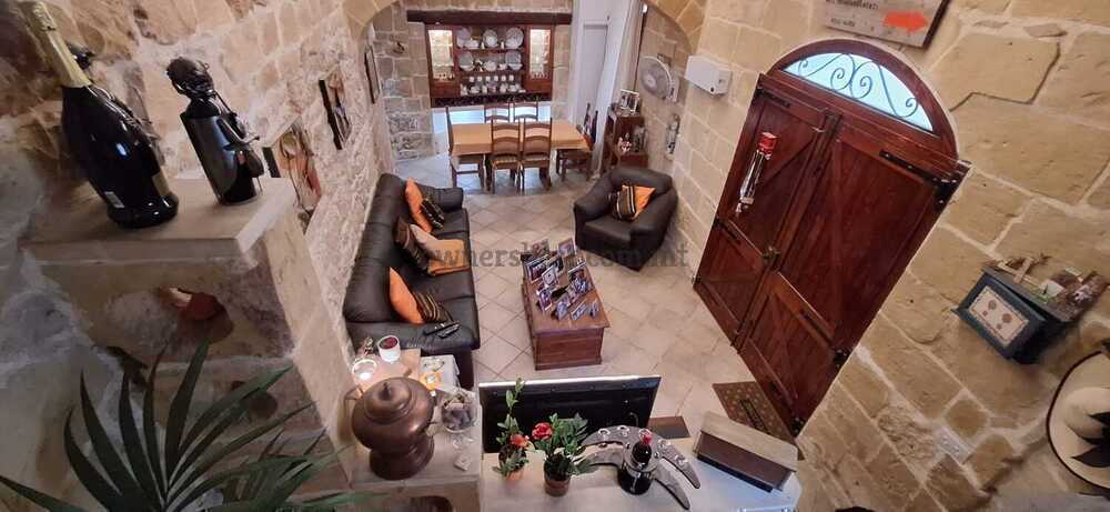 house-of-character-in-mosta