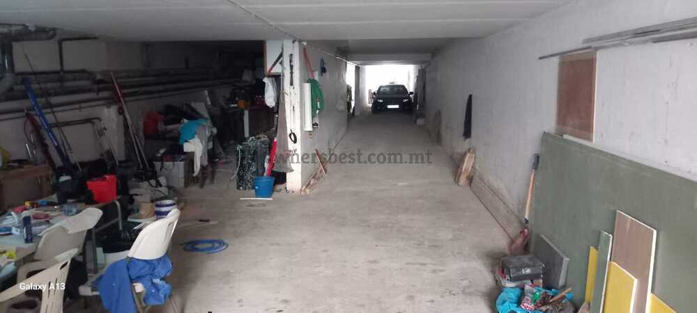 garage-in-mosta
