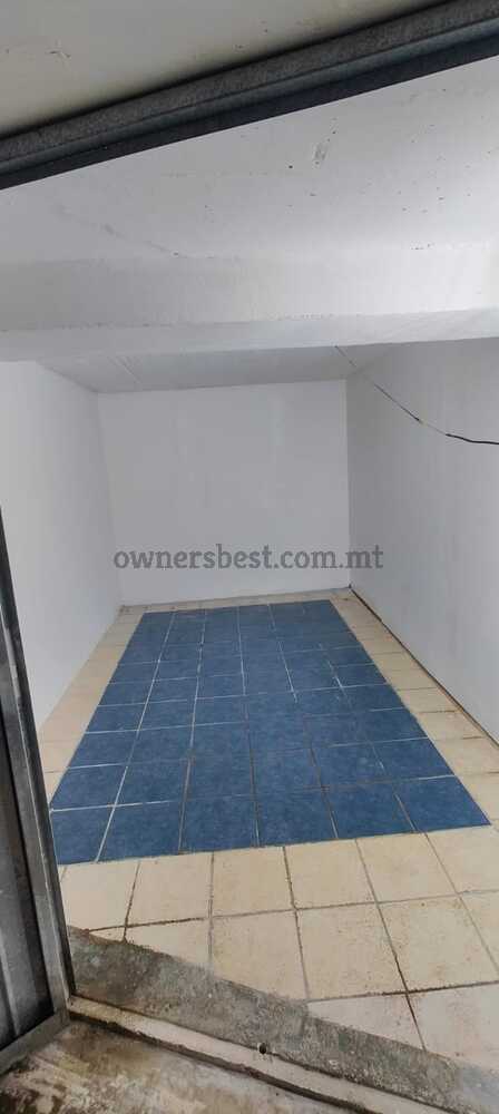 garage-basement-in-st-pauls-bay