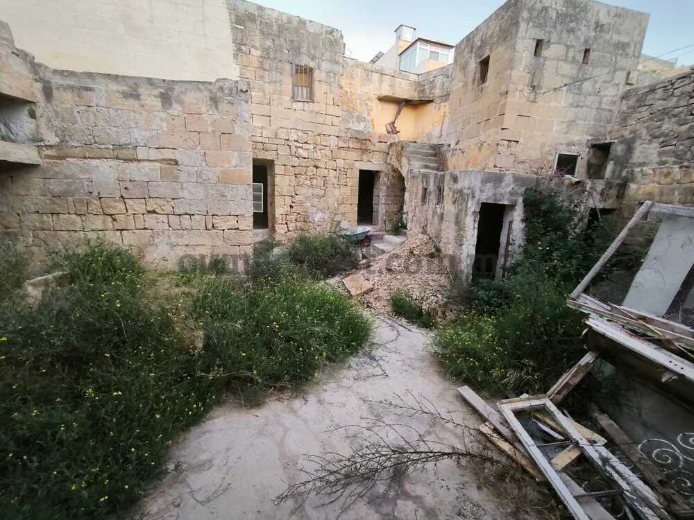 house-of-character-in-qormi
