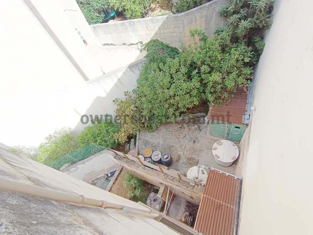 block-of-apartments-in-gzira