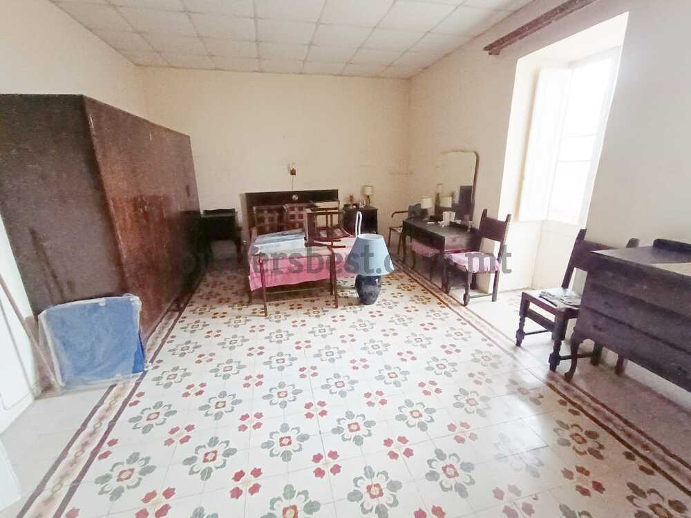 block-of-apartments-in-gzira