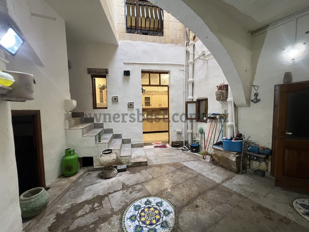 house-of-character-in-qormi