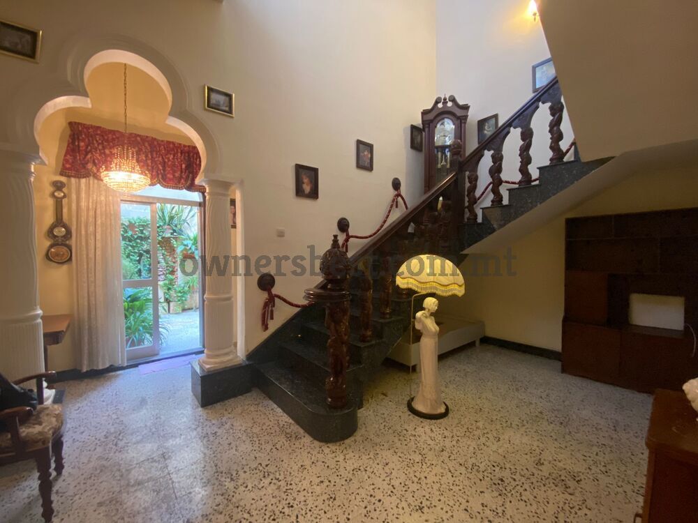 house-of-character-in-zebbug