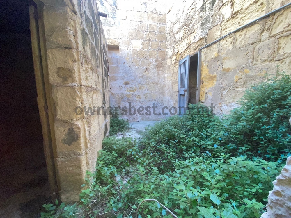 house-of-character-in-zebbug