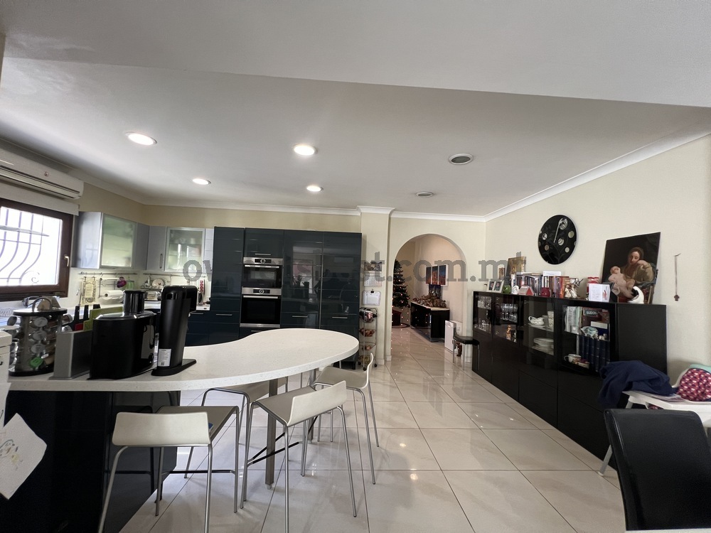 villa-in-attard