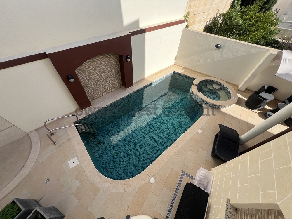 villa-in-attard