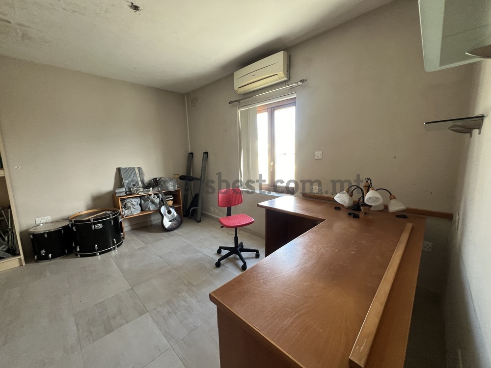 villa-in-attard