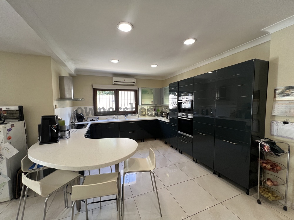 villa-in-attard