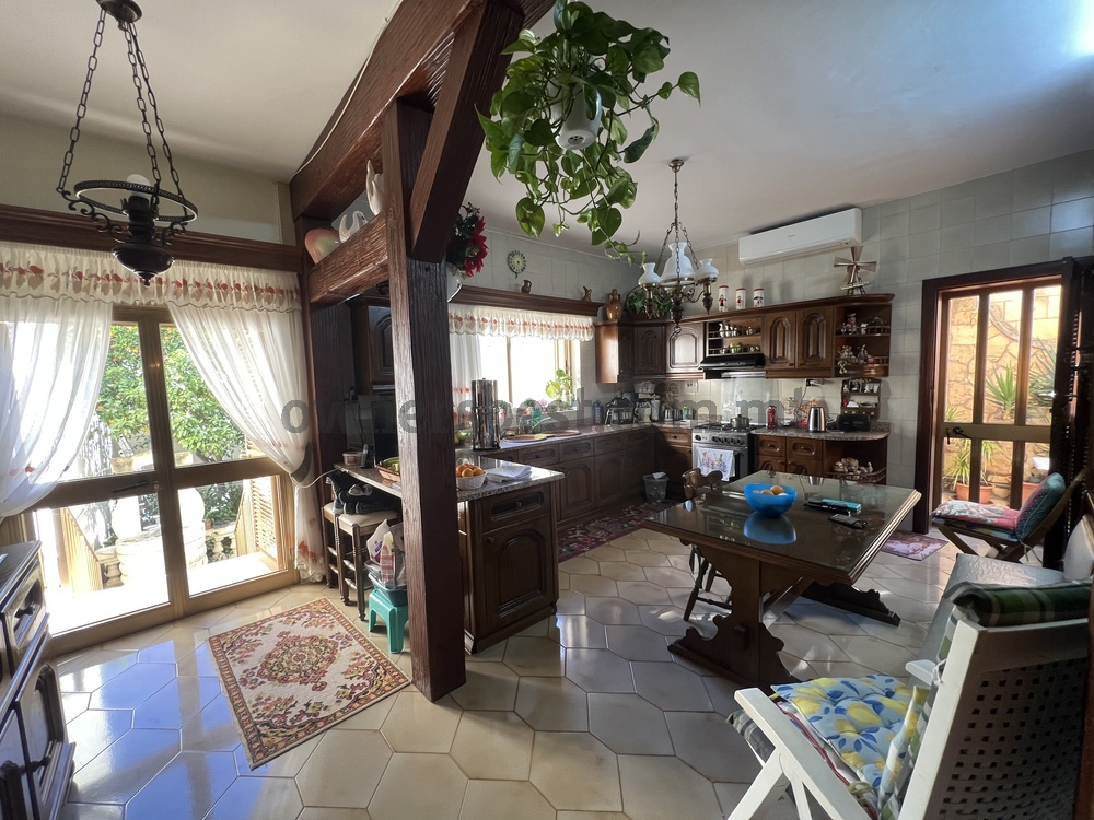 villa-in-attard