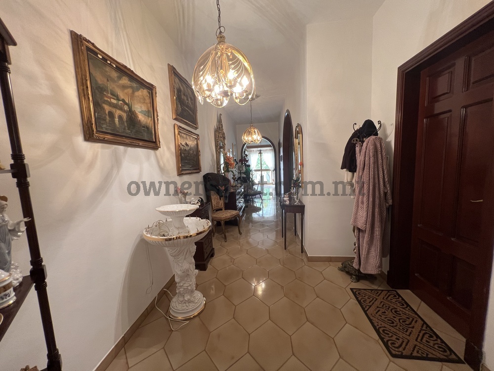 villa-in-attard