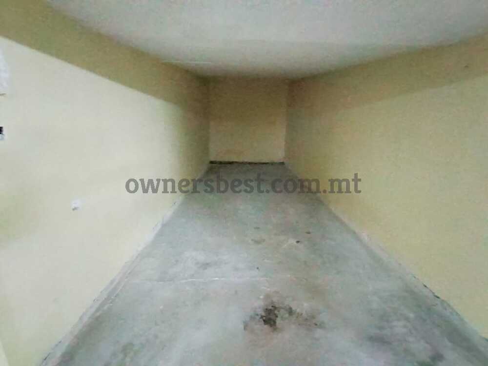 garage-basement-in-st-pauls-bay