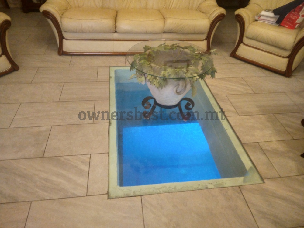 house-of-character-in-mosta