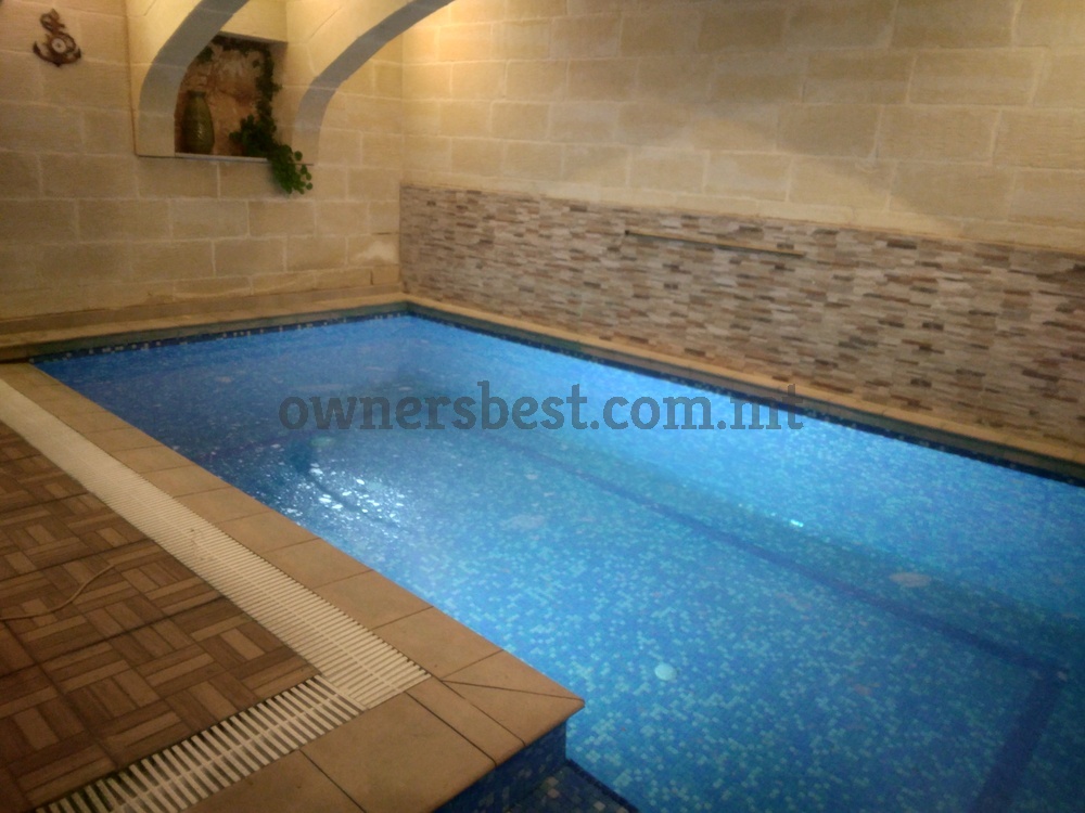 house-of-character-in-mosta