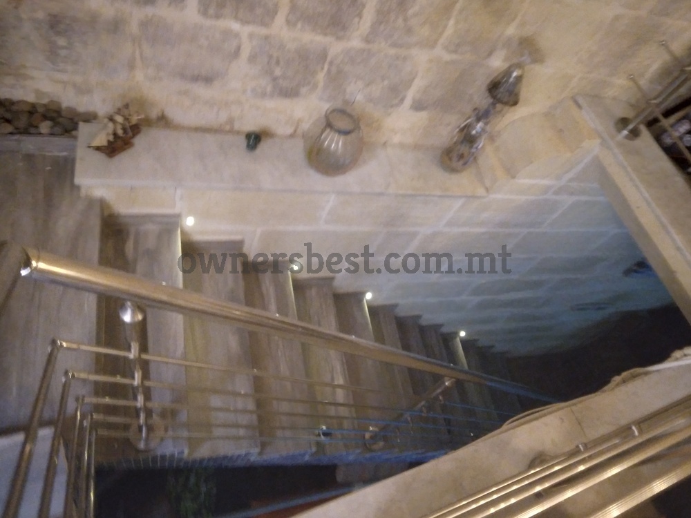 house-of-character-in-mosta