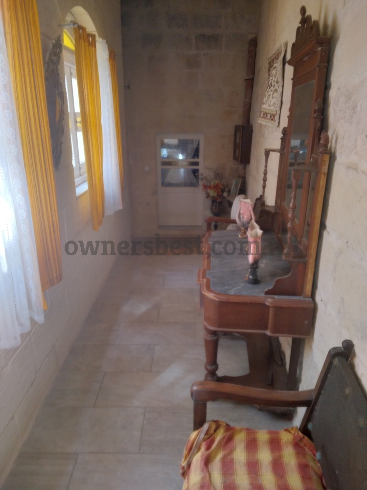 house-of-character-in-mosta