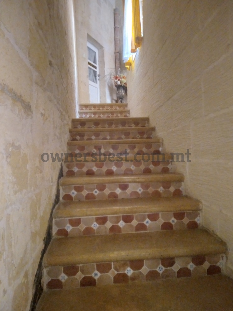 house-of-character-in-mosta