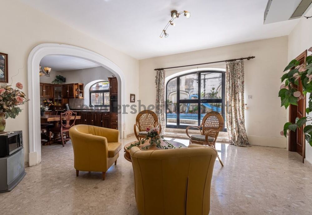 villa-in-madliena