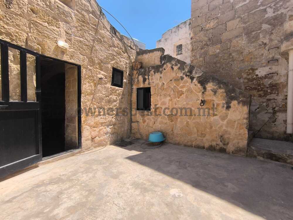 house-of-character-in-qormi