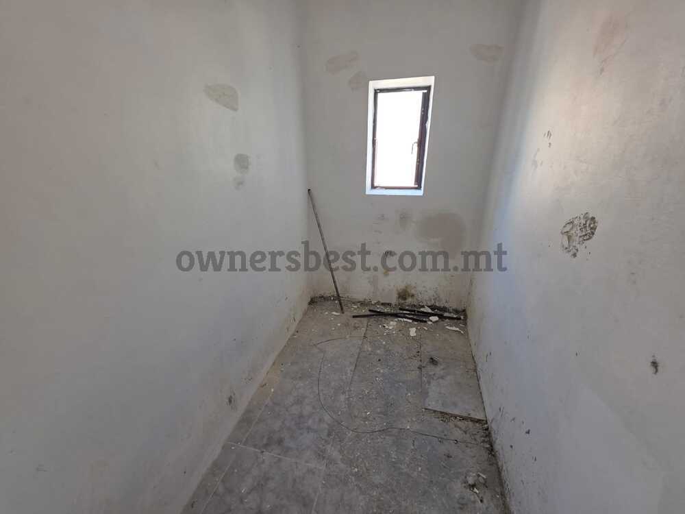 block-of-apartments-in-blata-l-bajda