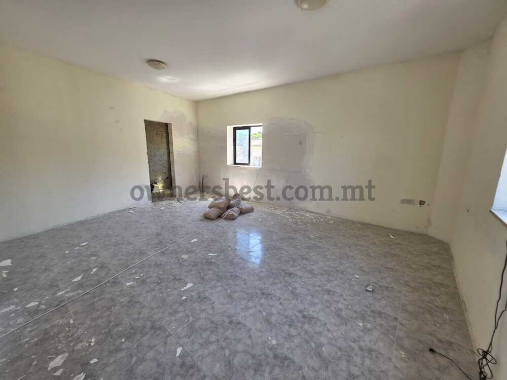 block-of-apartments-in-blata-l-bajda