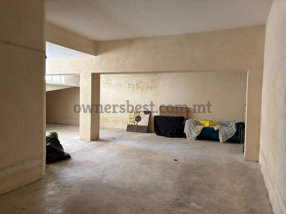 garage-in-marsascala
