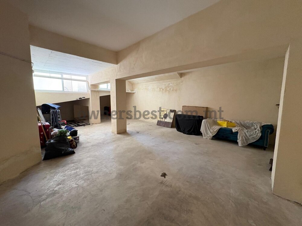 garage-in-marsascala