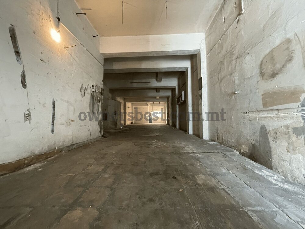garage-street-level-in-msida