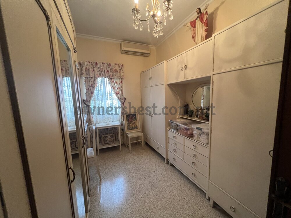 villa-in-attard